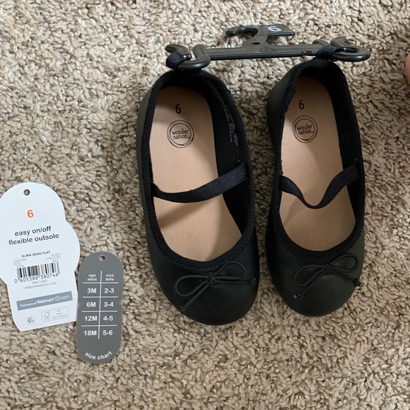 Wonder Nation size 6 - Black flats - Picture 1 of 4